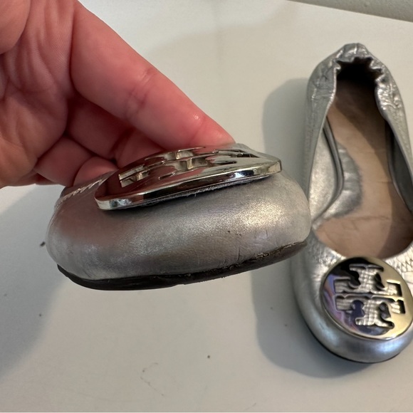 TORY BURCH Reva Flats Silver Slip On Shoes Designer 5.5 Workwear Casual Metallic - Picture 5 of 13